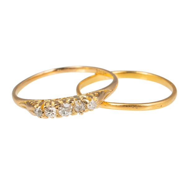 A GOLD AND DIAMOND FIVE STONE RING AND A 22CT GOLD WEDDING RING (2)
