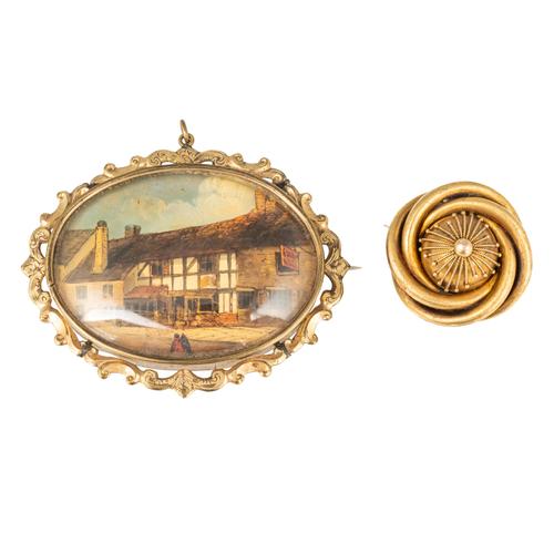 TWO VICTORIAN BROOCHES (2)