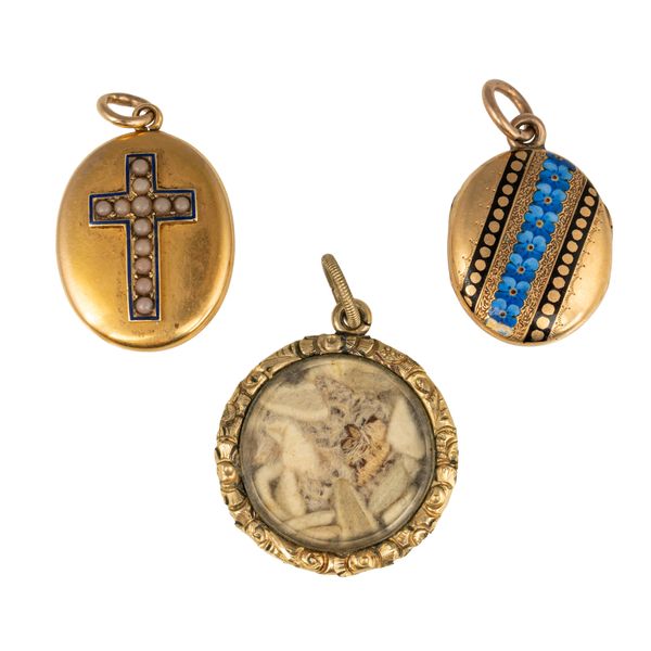 THREE VICTORIAN PENDANT LOCKETS (3)