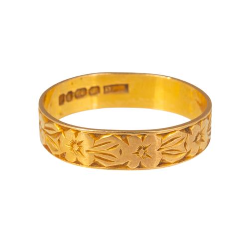 A 22CT GOLD WEDDING RING