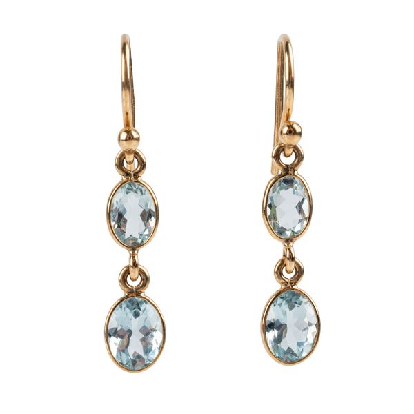 A PAIR OF 9CT GOLD AND AQUAMARINE TWO STONE PENDANT EARRINGS