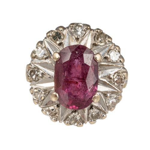 A RUBY AND DIAMOND CLUSTER RING (2)