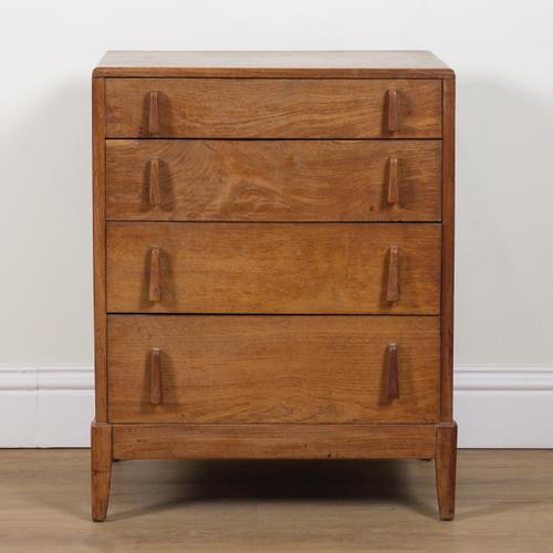 A MID 20TH CENTURY ELM SMALL CHEST OF DRAWERS