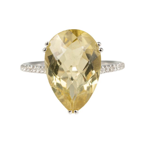 A WHITE GOLD, LEMON QUARTZ AND DIAMOND RING