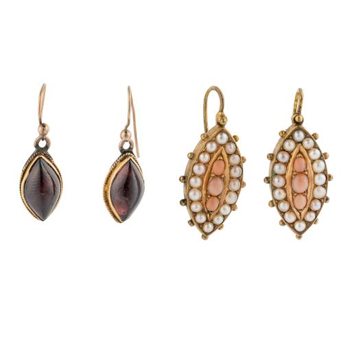 TWO PAIRS OF EARRINGS (4)