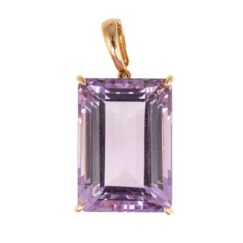 A GOLD AND AMETHYST PENDANT