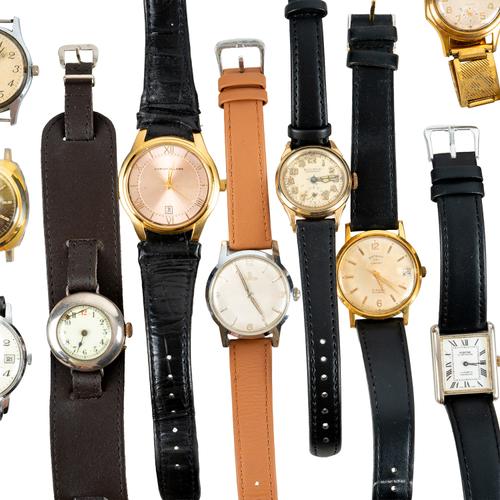 A GROUP OF TWENTY-THREE WRISTWATCHES AND A FEW FURTHER ITEMS (QTY)