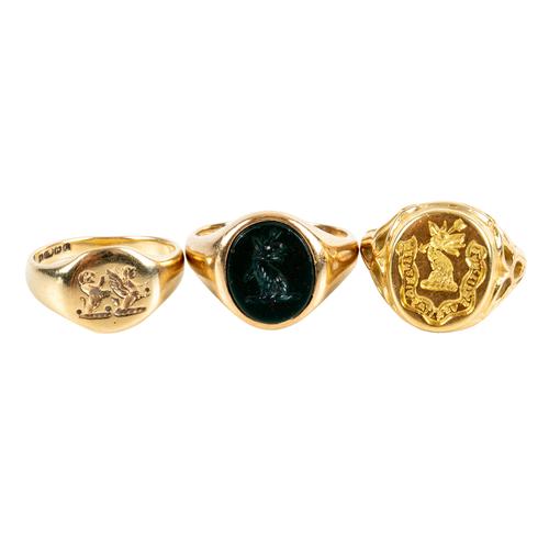 THREE SIGNET RINGS (3)