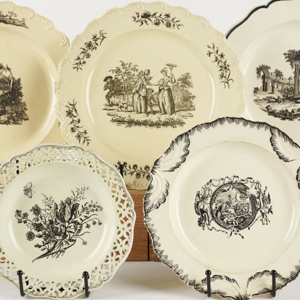 FIVE BLACK PRINTED CREAMWARE PLATES (5)