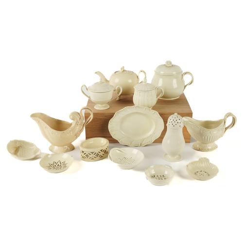 A GROUP OF PLAIN CREAMWARE (20)