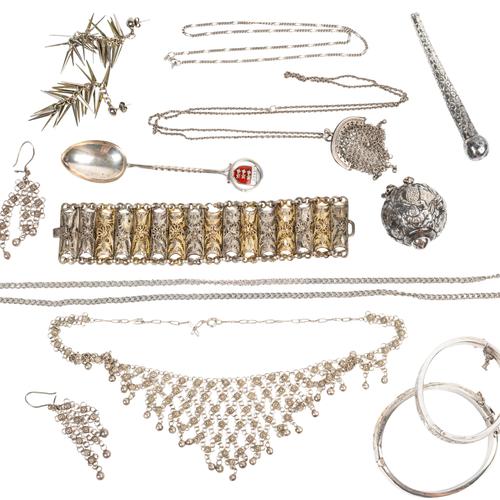 A GROUP OF SILVER, FOREIGN AND PLATED WARES (14)