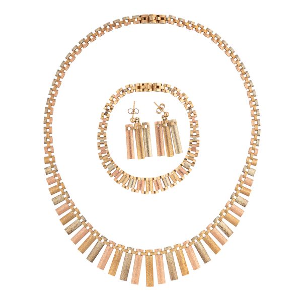 A GROUP OF TRICOLOUR 9CT JEWELLERY (5)