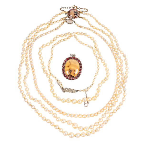 THREE NECKLACES AND A PENDANT (4)