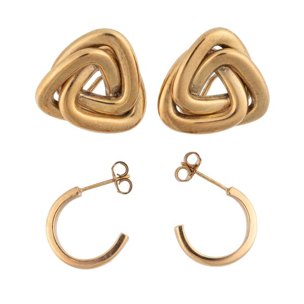 TWO PAIRS OF GOLD EARRINGS (4)