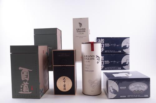 5 BOTTLES BAIJIU AND 36 MINIATURES