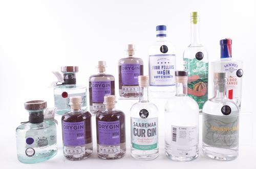 12 BOTTLES GIN
