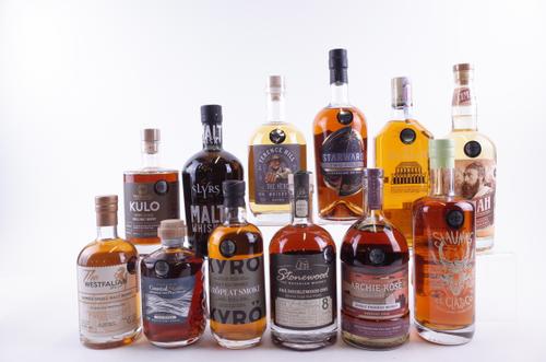12 BOTTLES WHISKY