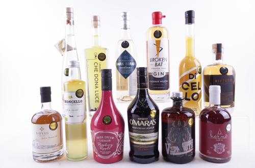 12 BOTTLES MIXED LIQUEURS AND GIN