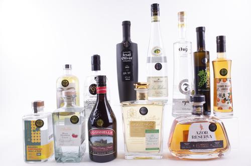 12 BOTTLES VARIOUS SPIRITS AND LIQUEURS