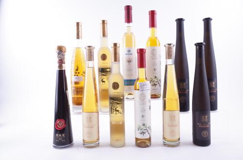 12 BOTTLES DESSERT AND ICEWINE