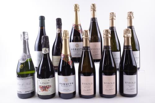9 BOTTLES ENGLISH AND 3 ITALIAN SPARKING WINE