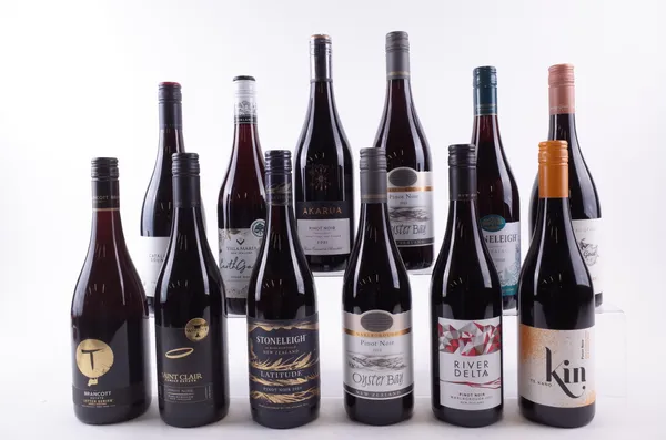 12 BOTTLES NEW ZEALAND PINOT NOIR