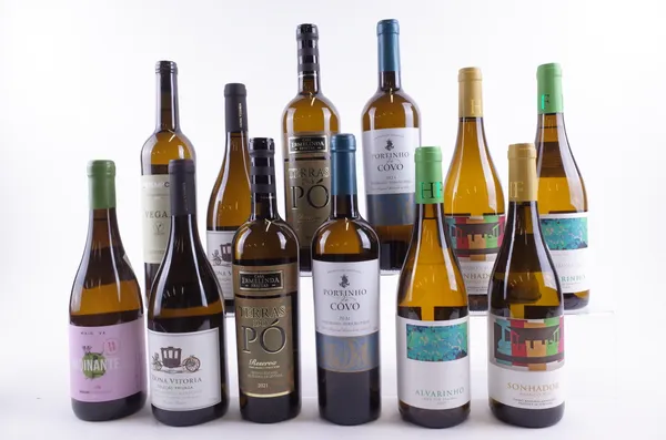 12 BOTTLES PORTUGUESE WHITE WINE