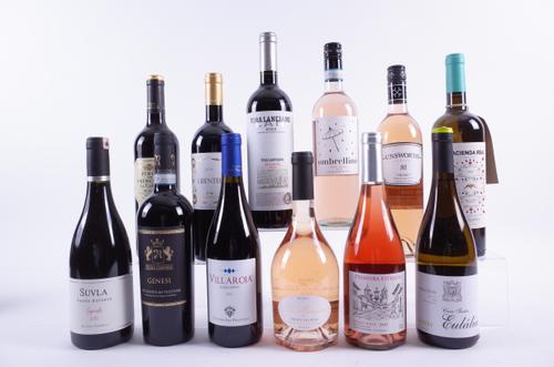 6 BOTTLES RED, 4 ROSÉ AND 2 WHITE WINE