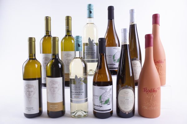 TEN BOTTLES EASTERN EUROPEAN AND CYPRIOT WHITE AND TWO RED WINE