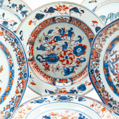 EIGHT CHINESE EXPORT PORCELAIN PLATES (8)