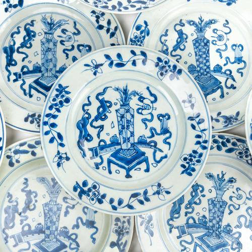 TEN CHINESE BLUE AND WHITE EXPORT PLATES (10)