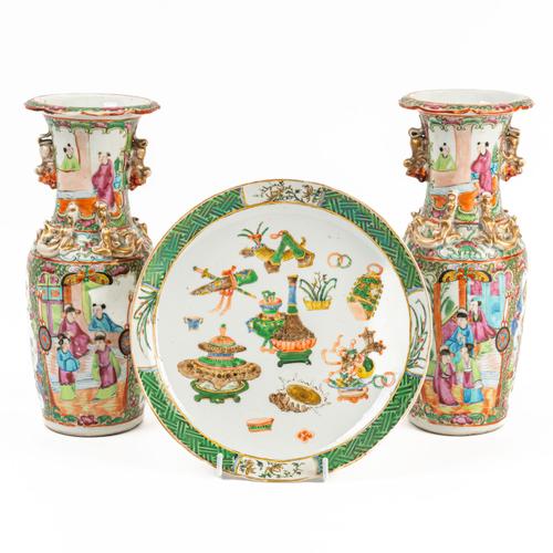 A PAIR OF SMALL CANTON FAMILLE-ROSE BALUSTER VASES (3)