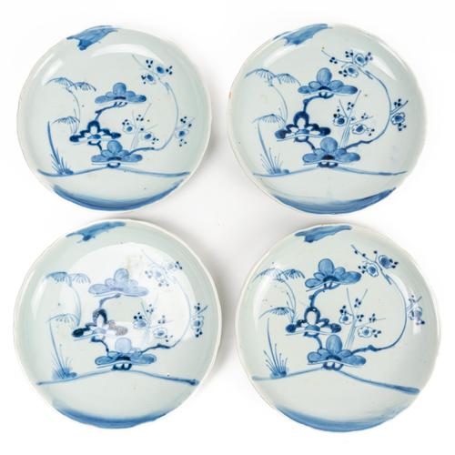 FOUR JAPANESE BLUE AND WHITE DISHES (4)