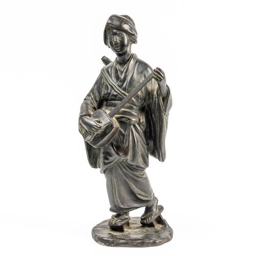 A JAPANESE BRONZE FIGURE OF A BIJIN BY GENRYUSAI SEIYA