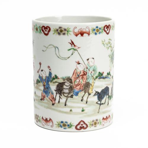 A CHINESE PORCELAIN CYLINDRICAL BRUSH POT