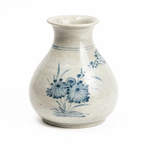 A KOREAN BLUE AND WHITE VASE