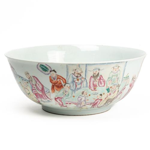 A LARGE CHINESE FAMILLE- ROSE PUNCH BOWL