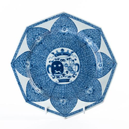 A CHINESE EXPORT BLUE AND WHITE ARMORIAL OCTAGONAL PLATE FOR THE DUTCH MARKET