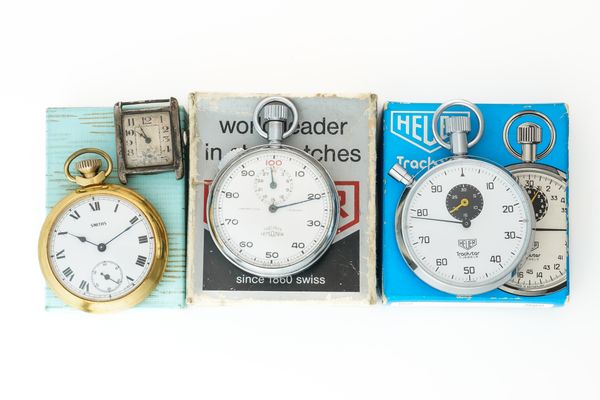 A SILVER SQUARE CASED WRISTWATCH AND THREE POCKET WATCHES (4)
