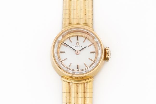 A 18CT LADIES OMEGA WATCH