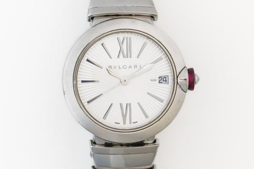 A LADY'S BVLGARI LVCEA DIVA STAINLESS STEEL BRACELET WRISTWATCH