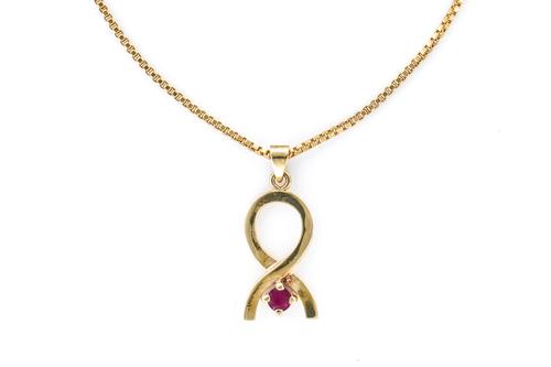 A 9CT GOLD AND RUBY PENDANT WITH A GOLD BOX LINK NECKCHAIN (2)