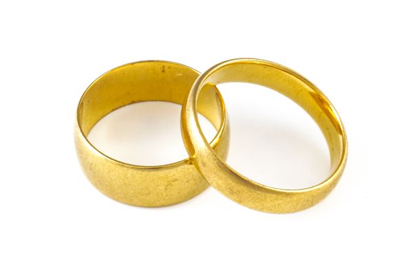 TWO 22CT GOLD WEDDING RINGS (2)