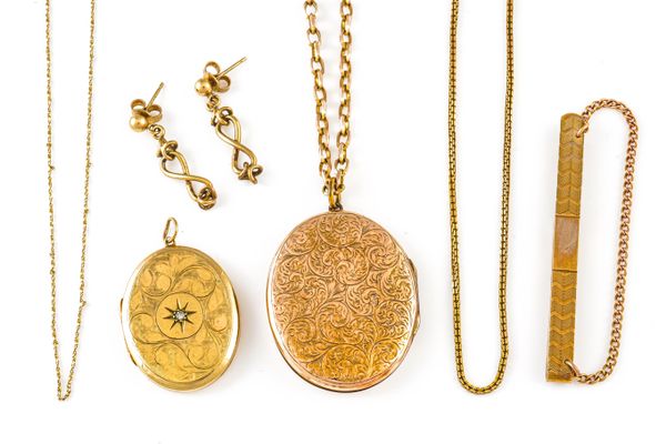 A GROUP OF GOLD JEWELLERY (6)