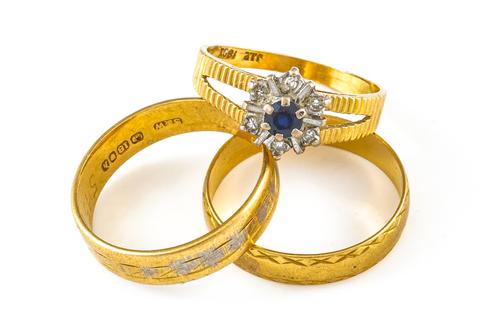 THREE GOLD RINGS (3)