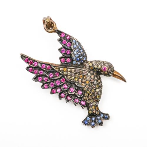 A SILVER GILT BIRD PENDANT BROOCH