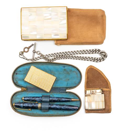 A SILVER CURB LINK WATCH ALBERT CHAIN AND FOUR FURTHER ITEMS (5)