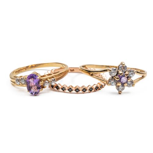 THREE GEM SET RINGS (3)