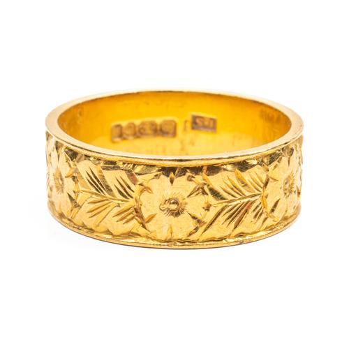 A 22CT FLORAL WEDDING BAND