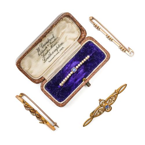 FOUR BAR BROOCHES (4)